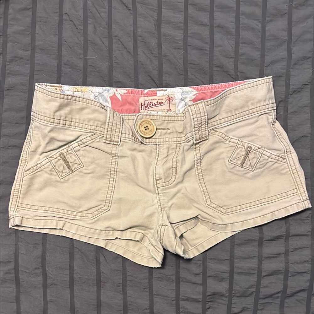 Hollister Tan Cargo Shorts with Lightweight Cotton Blend